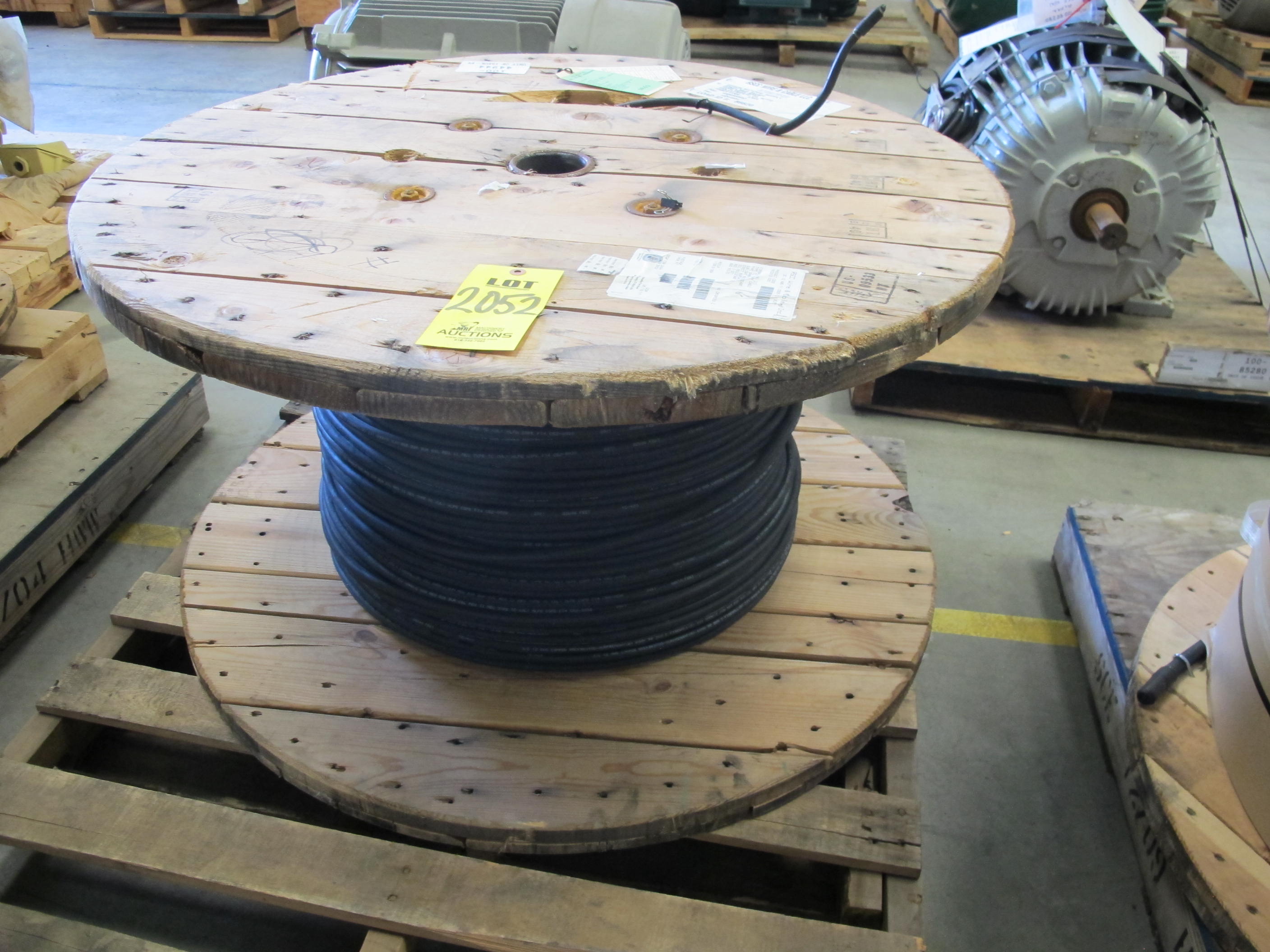 LOT (1458 FT) OF CABLE, ELECTRICAL TYPE, 12 AWG SIZE, 600V RATING, COPPER MATERIAL, 3 CONDUCTOR, CONTROL KIND. NON-SHIELDED, XLPE INSULATED, BLACK HYPALON (CSPE) JACKETED, FIREWALL III, CABLE CODE E38R, K-1 COLOR CODE (W-44) LOADING & HANDLING FEE $15-